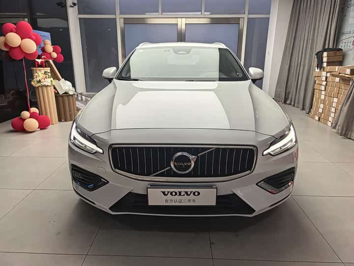 Photo 2 - Volvo V60