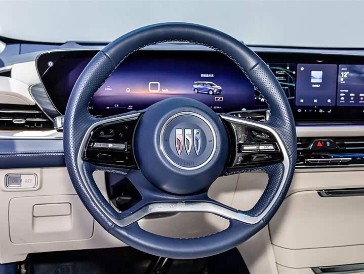 Photo 5 - Buick GL8 Century