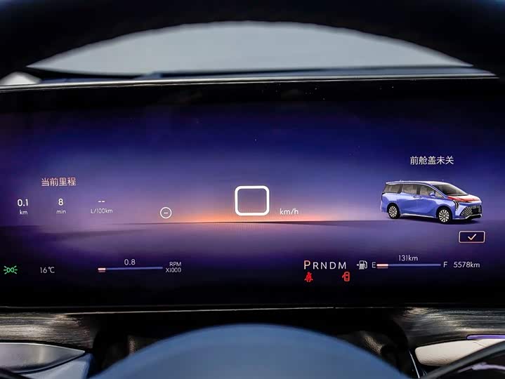 Photo 8 - Buick GL8 Century