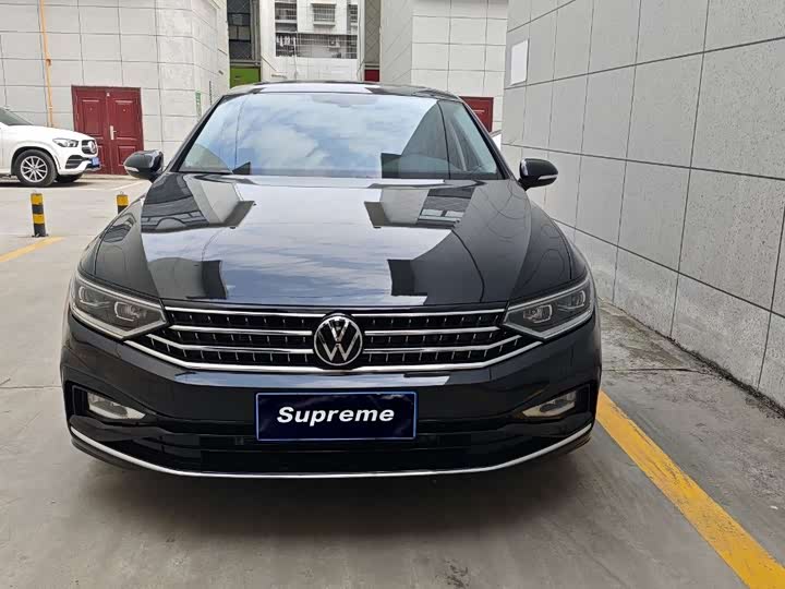 Фото 2 - Volkswagen Magotan