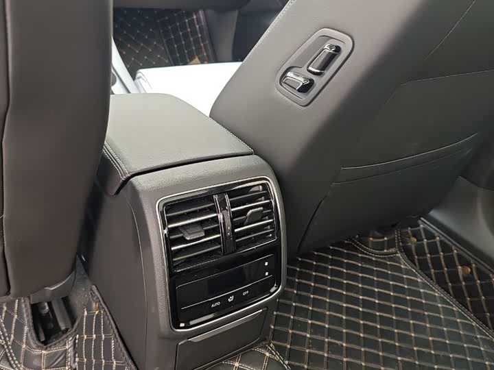 Фото 7 - Volkswagen Magotan