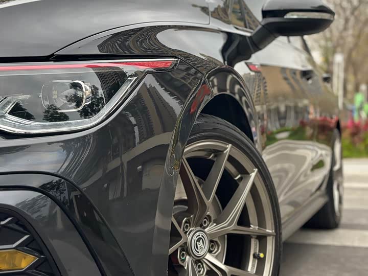 Фото 4 - Volkswagen Golf GTI