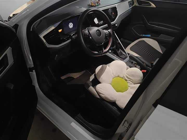 Фото 9 - Volkswagen Polo