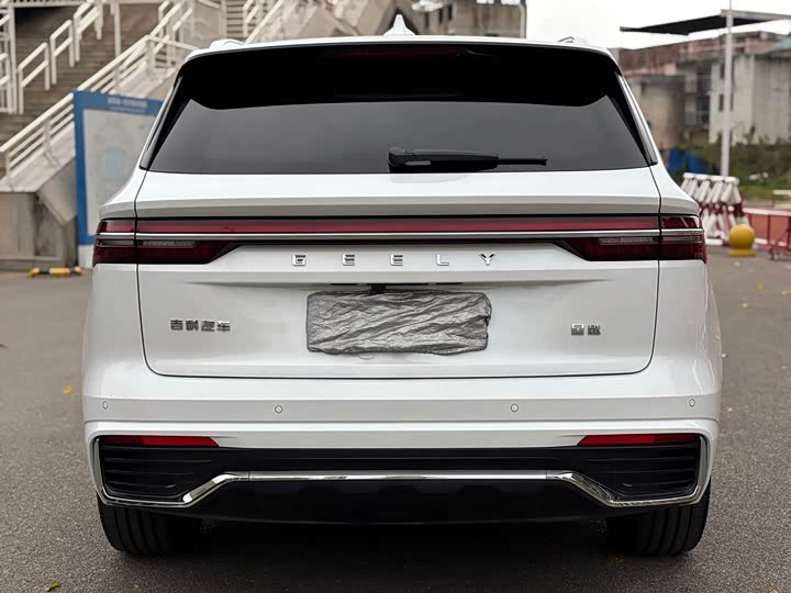 Фото 3 - Geely Monjaro