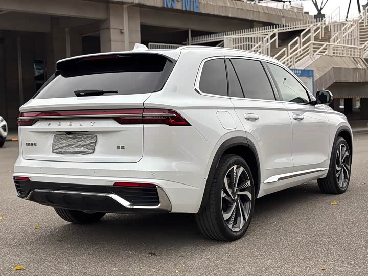 Фото 5 - Geely Monjaro