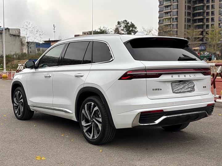 Фото 6 - Geely Monjaro