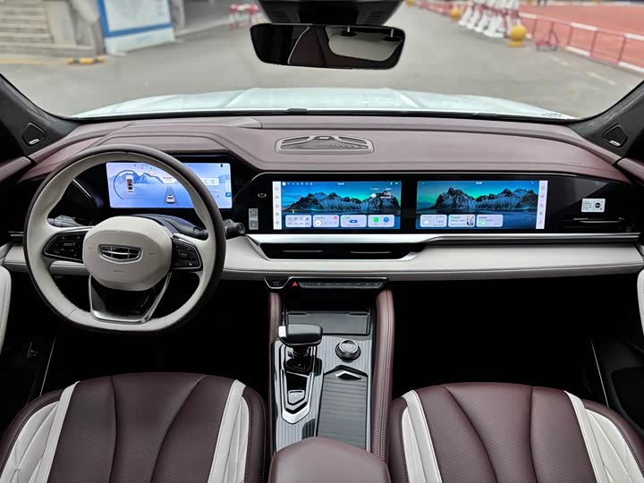 Фото 9 - Geely Monjaro