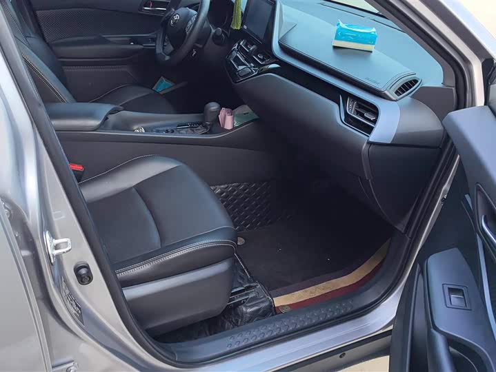 Фото 8 - Toyota Izoa