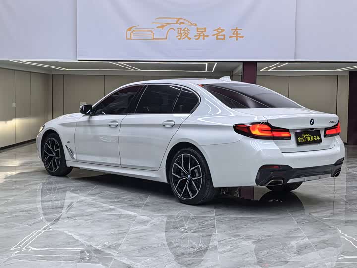 Фото 6 - BMW 5 Series