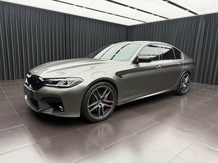 Фото 1 - BMW M5