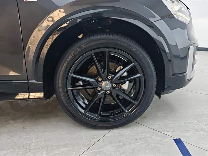 Фото 6 - Audi Q2L