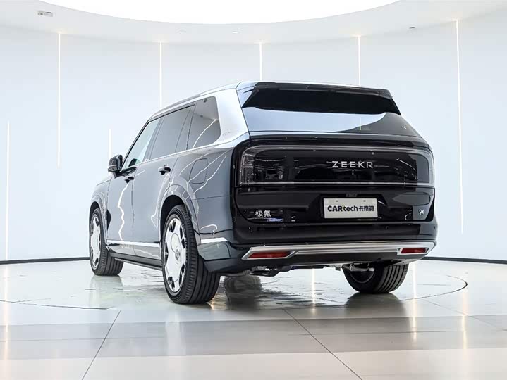 Фото 9 - Zeekr 9X