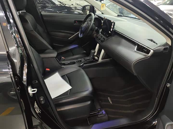 Фото 8 - Toyota Corolla Cross