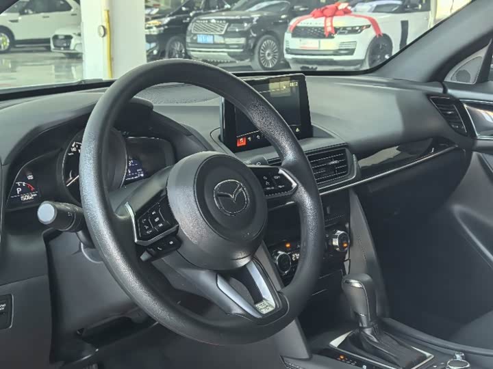 Photo 9 - Mazda CX-4