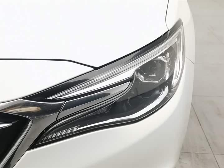 Photo 7 - Buick Excelle GT