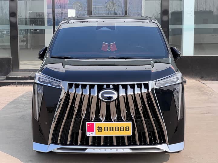 Фото 2 - GAC Trumpchi M8