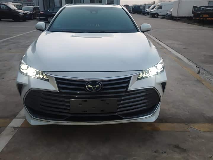 Фото 2 - Toyota Avalon