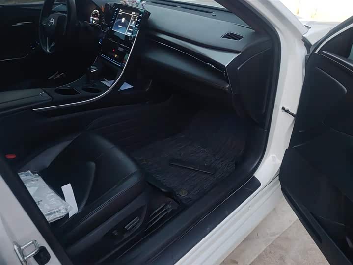 Фото 8 - Toyota Avalon