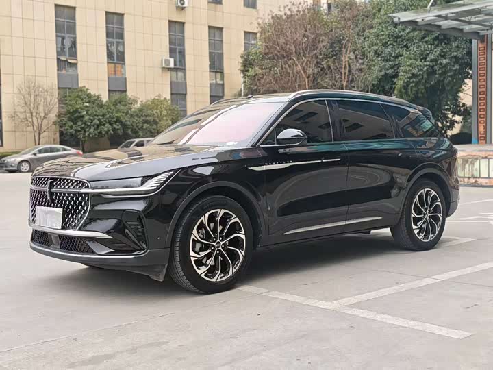 Photo 2 - Lincoln Nautilus