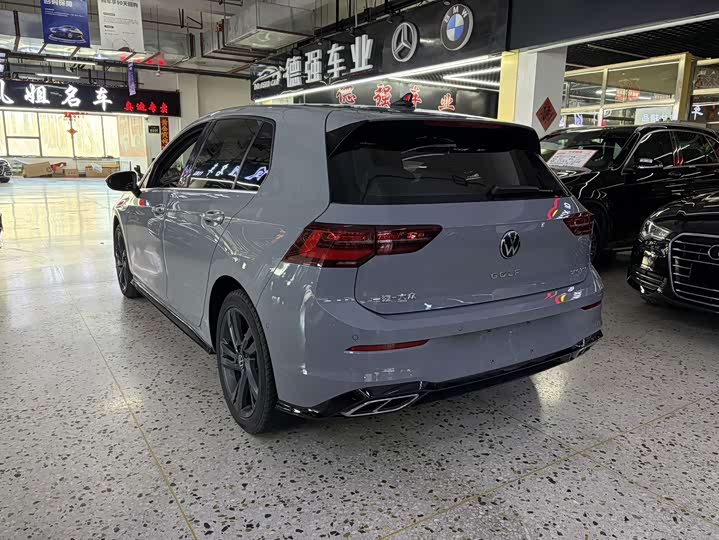 Фото 4 - Volkswagen Golf