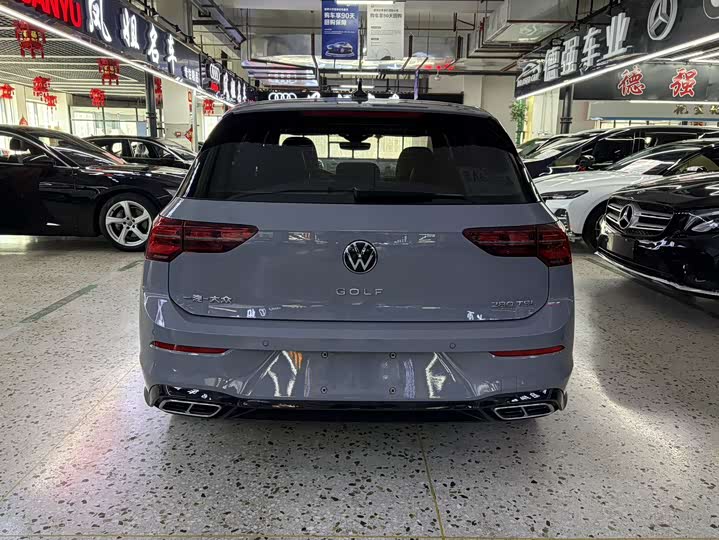 Фото 5 - Volkswagen Golf