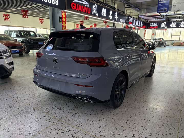 Фото 6 - Volkswagen Golf