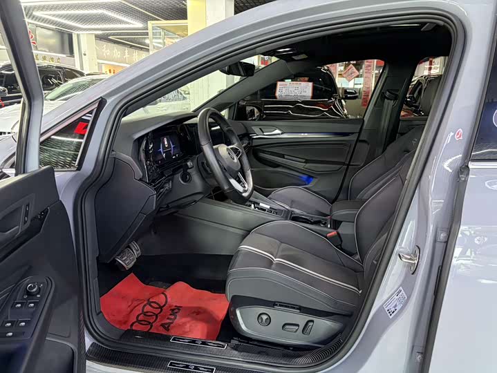 Фото 7 - Volkswagen Golf