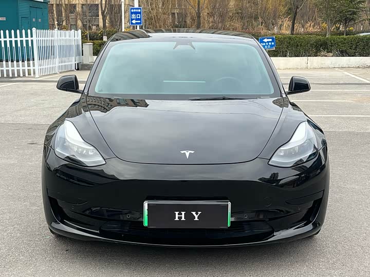 Фото 2 - Tesla Model 3