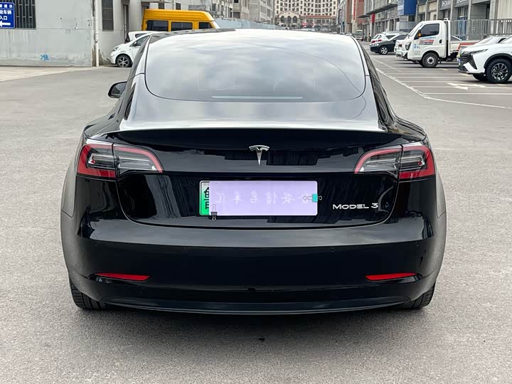Фото 5 - Tesla Model 3