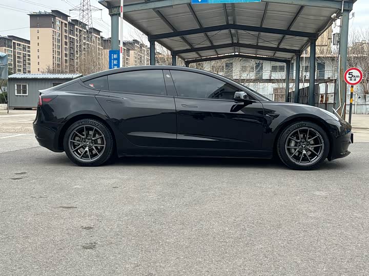 Фото 7 - Tesla Model 3