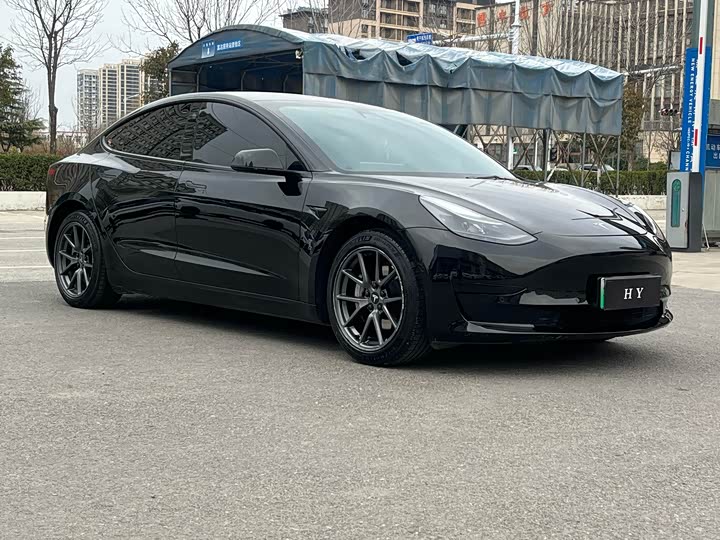 Фото 8 - Tesla Model 3