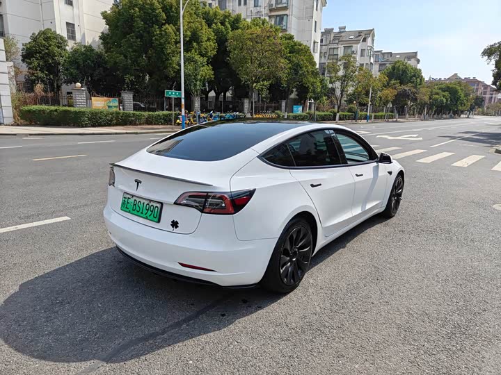 Фото 5 - Tesla Model 3