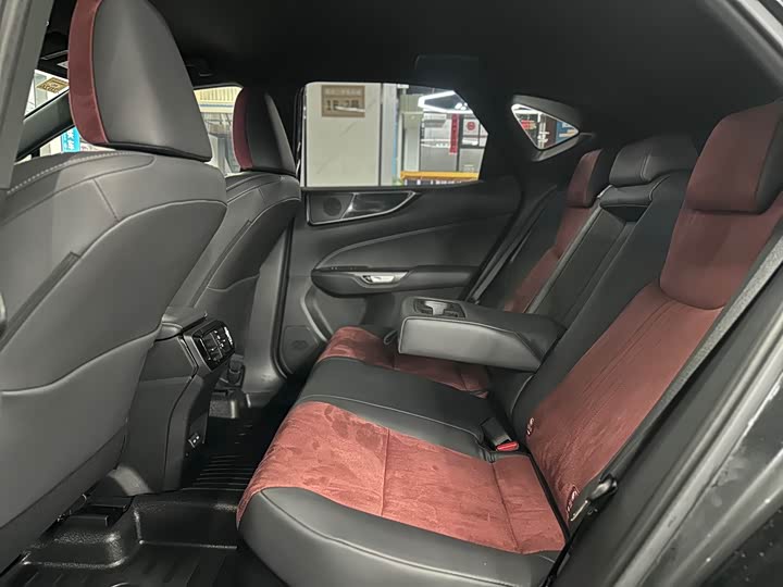 Фото 7 - Lexus NX