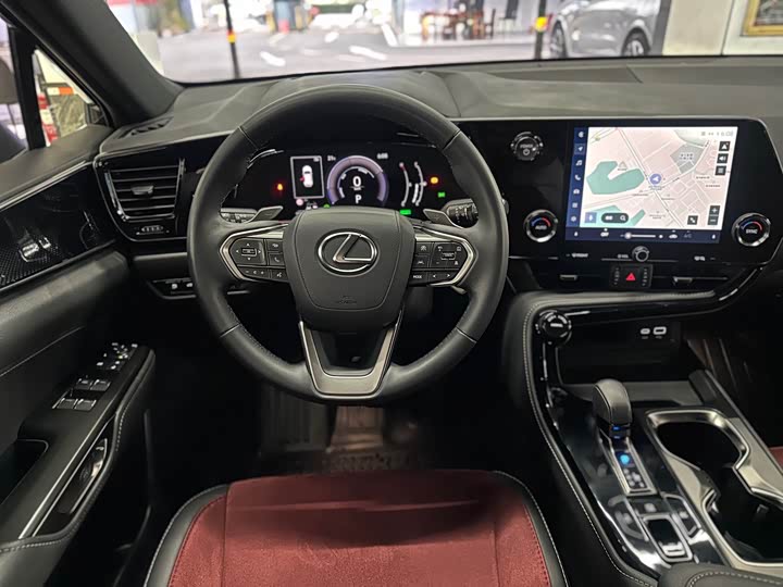 Фото 8 - Lexus NX