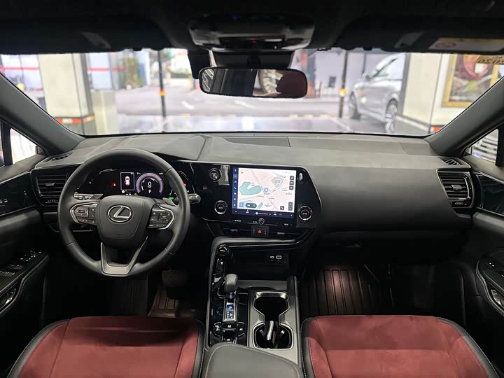 Фото 9 - Lexus NX