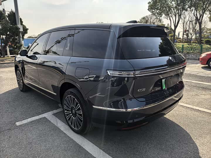 Фото 8 - Nio ES8