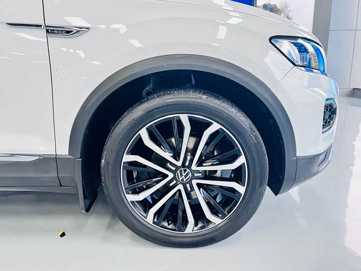 Фото 4 - Volkswagen T-Roc