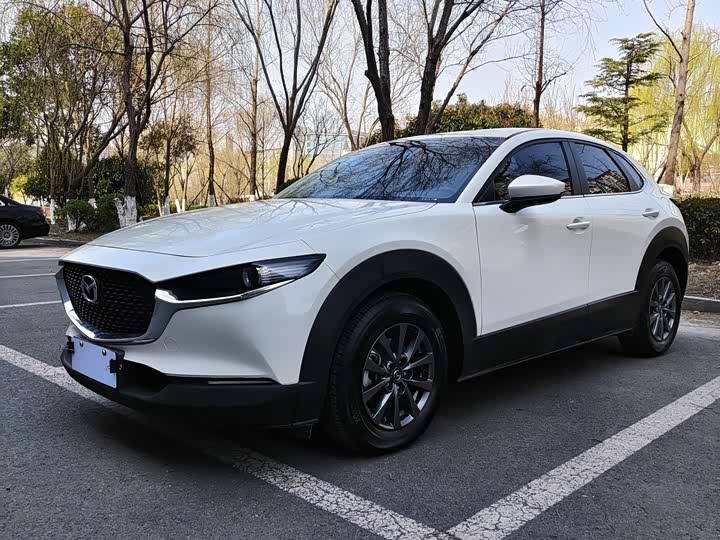 Фото 1 - Mazda CX-30