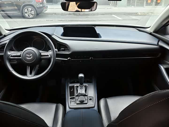 Фото 6 - Mazda CX-30