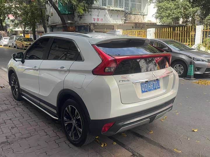 Фото 3 - Mitsubishi Eclipse Cross