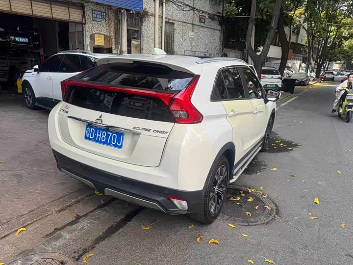 Фото 4 - Mitsubishi Eclipse Cross