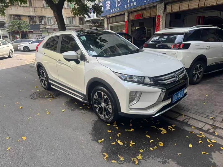 Фото 5 - Mitsubishi Eclipse Cross