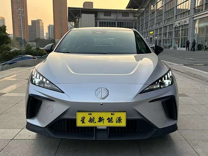 Фото 2 - MG Motor 4 EV