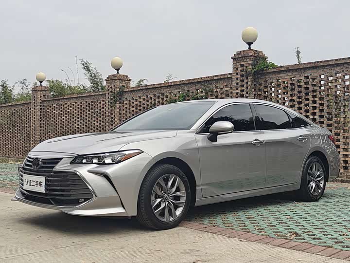 Photo 1 - Toyota Avalon