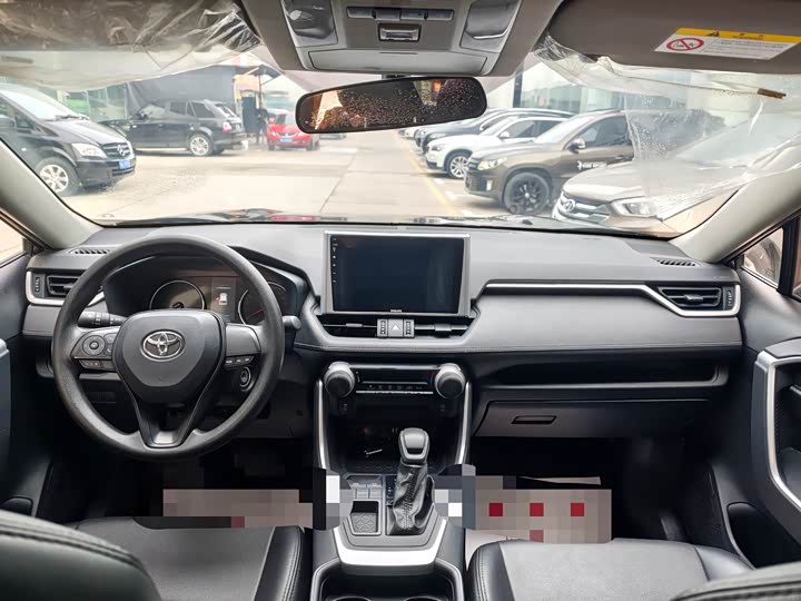 Photo 4 - Toyota Wildlander