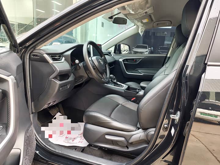 Photo 5 - Toyota Wildlander