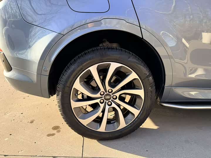 Фото 9 - Land Rover Discovery Sport Hybrid