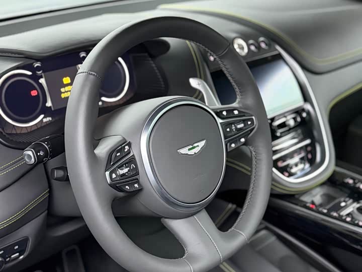 Фото 4 - Aston Martin DBX