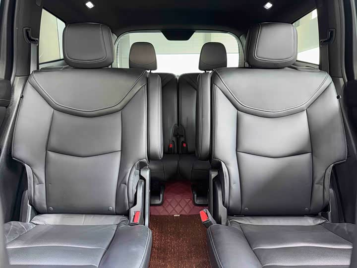 Фото 6 - Cadillac XT6