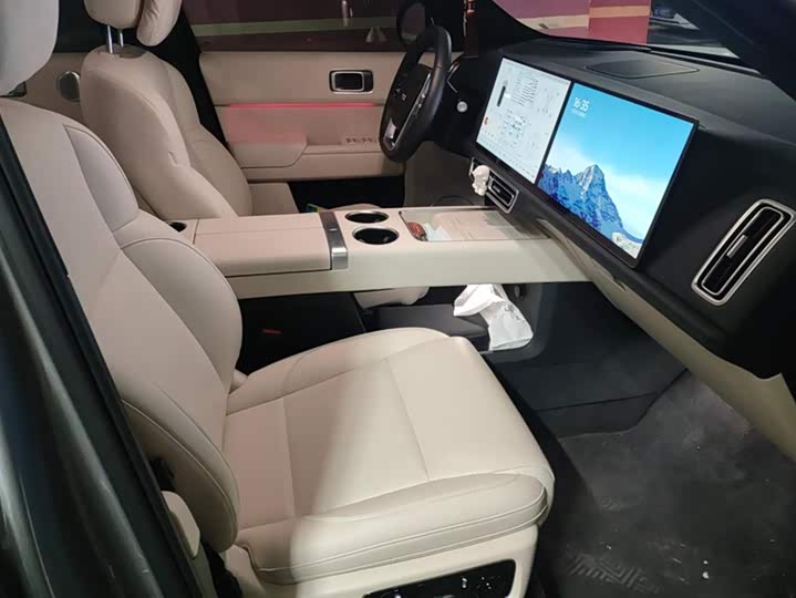 Фото 8 - LiXiang L9